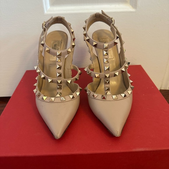 VALENTINO GARAVANI
Beige Rockstud Ankle Strap Heels - Picture 2 of 7